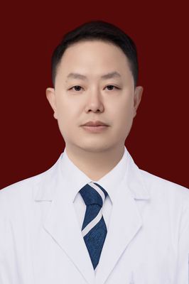 曾  用
门诊部主任
内科主治医师
消化内科学主治医师